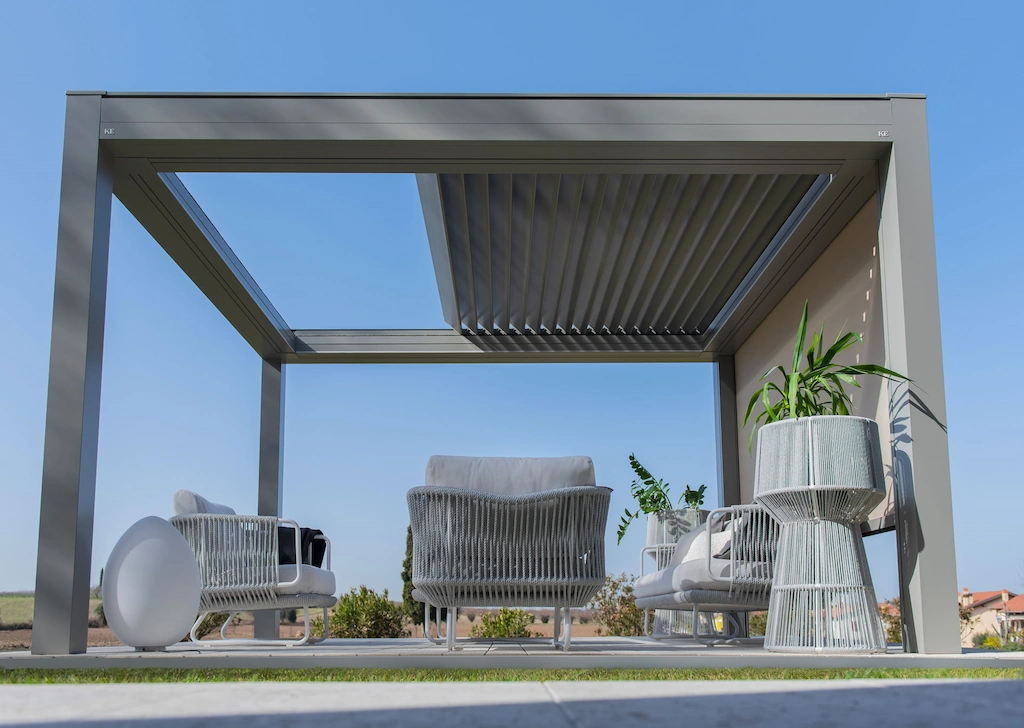 pergola bioclimatique KE modèle Kedry distribuée par La Boutique du Menuisier Muret Toulouse Seysses