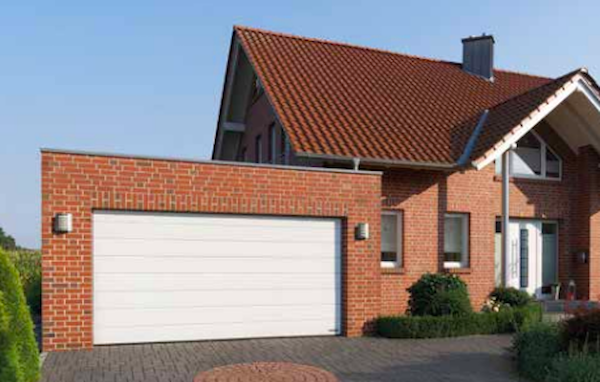 modèle de porte de garage pouvant être fournie et posée par La Boutique du Menuisier Toulouse - Muret - Seysses